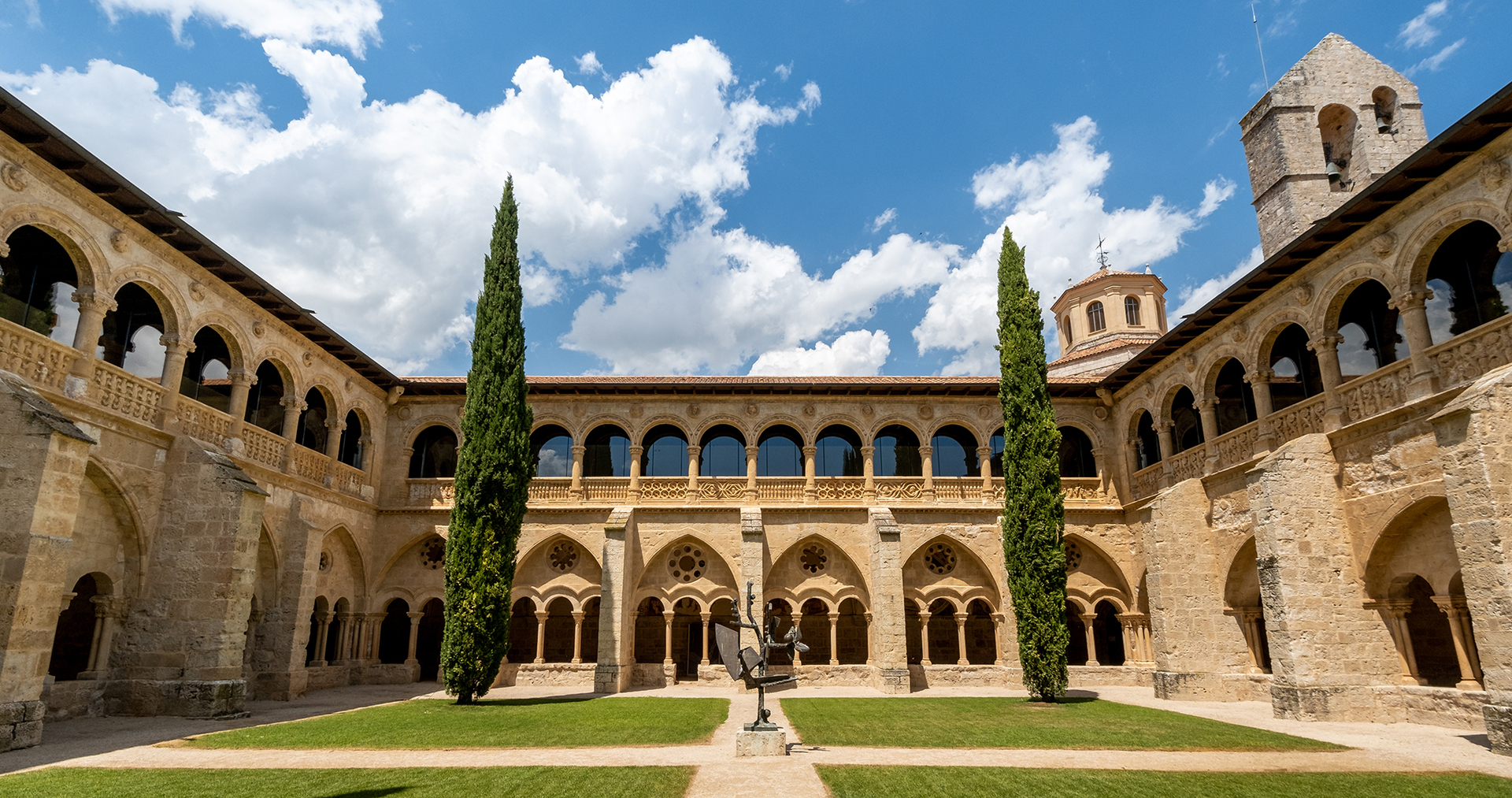 Castilla Termal Monasterio de Valbuena cloister.